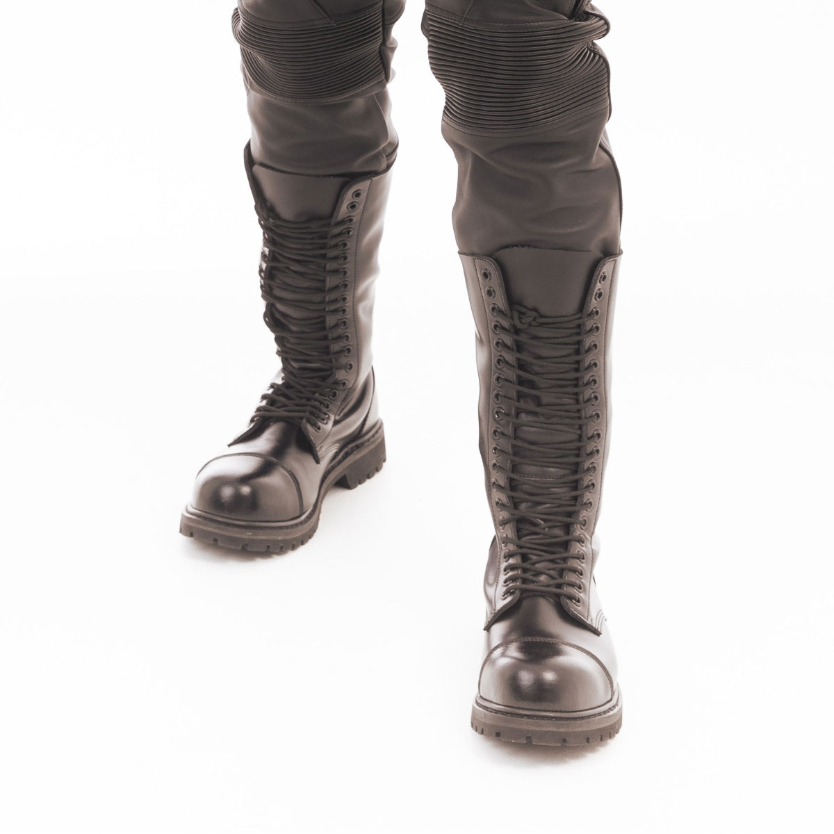 Prowler RED Leather 20 Hole Boot UK 8.5